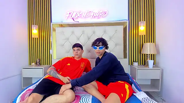 Adventurous Boys online show from 04-14-26, 06:13