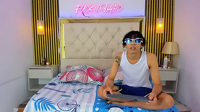 Adventurous Boys online show from 03-14-26, 06:03