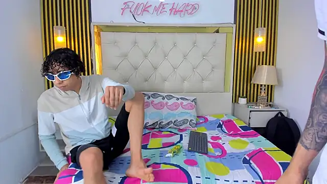 Adventurous Boys online show from 03-31-26, 06:10