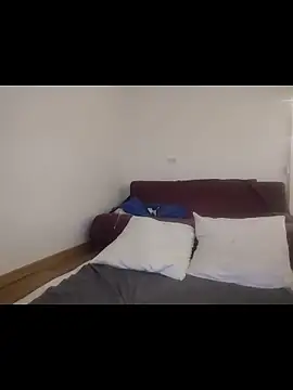 Snapshot of Mickredge chatting on 02-28-26, 09:47 Mickredge online show from 02-28-26, 09:47