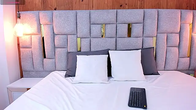 Nikky Red  online show from 02-12-26, 04:23