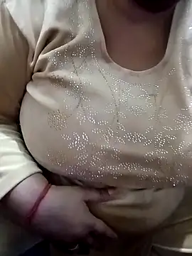 Snapshot of Simran_008 chatting on 02-21-26, 02:08 Simran 008 online show from 02-21-26, 02:08