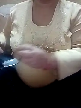 Snapshot of Simran_008 chatting on 02-16-26, 12:04 Simran 008 online show from 02-16-26, 12:04