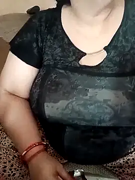 Snapshot of Simran_008 chatting on 04-24-26, 02:02 Simran 008 online show from 04-24-26, 02:02