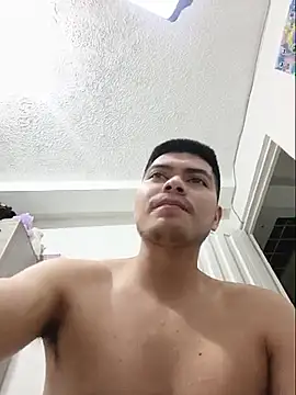 JoseLeal040 online show from 06-21-26, 04:07