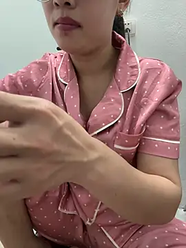 Snapshot of AYW-217 chatting on 05-31-26, 05:35 AYW-217 online show from 05-31-26, 05:35
