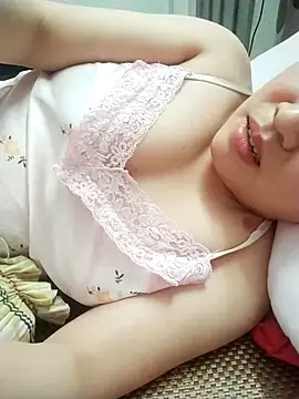 Strawberry-wet online show from 05-10-26, 05:48