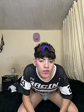 max femboy online show from 02-09-26, 06:33