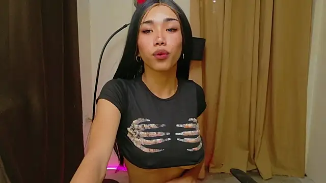 Snapshot of Queenoflustx chatting on 05-12-26, 11:33 Queenoflustx online show from 05-12-26, 11:33