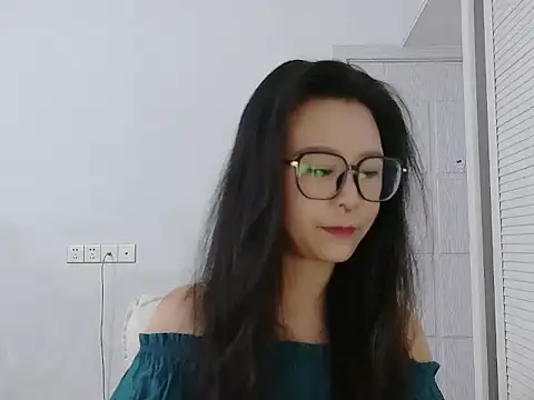 Snapshot of yunchui0101 chatting on 02-22-26, 05:43 yunchui0101 online show from 02-22-26, 05:43