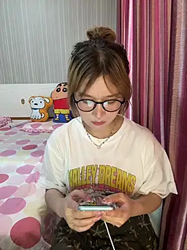 Snapshot of A-cola chatting on 07-14-26, 07:35 A-cola online show from 07-14-26, 07:35
