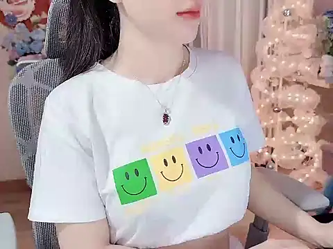 Snapshot of Agnelyn___ chatting on 05-30-26, 01:34 Agnelyn online show from 05-30-26, 01:34