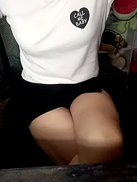 Lavi sexy07 online show from 04-15-26, 05:17