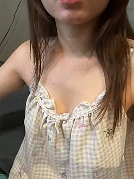 Nixie-Nixie online show from 05-21-26, 02:14