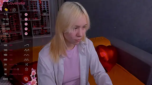 Snapshot of EmilyTrase chatting on 02-14-26, 01:50 EmilyTrase online show from 02-14-26, 01:50