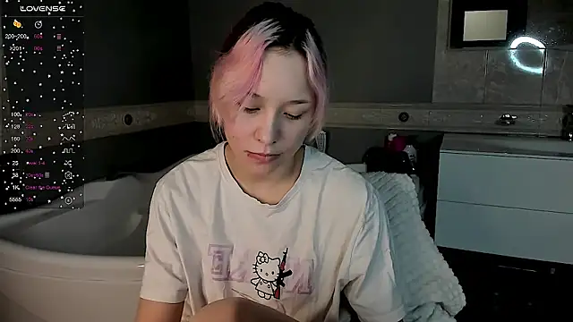 EmilyTrase online show from 04-11-26, 01:24