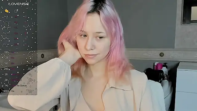 EmilyTrase online show from 04-10-26, 01:12