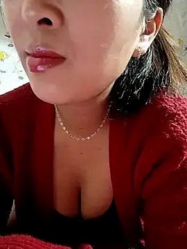 Snapshot of Ella_lee18 chatting on 02-19-26, 12:18 Ella lee18 online show from 02-19-26, 12:18