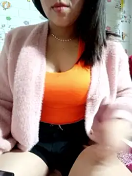 Snapshot of Ella_lee18 chatting on 02-18-26, 02:53 Ella lee18 online show from 02-18-26, 02:53