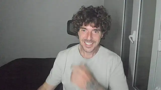 Snapshot of joaquin420_hot chatting on 02-27-26, 11:04 joaquin420 hot online show from 02-27-26, 11:04