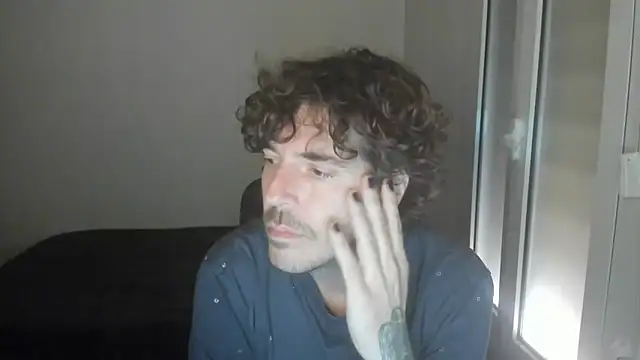 Snapshot of joaquin420_hot chatting on 02-11-26, 01:55 joaquin420 hot online show from 02-11-26, 01:55