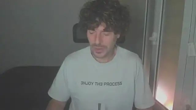 Snapshot of joaquin420_hot chatting on 02-13-26, 10:37 joaquin420 hot online show from 02-13-26, 10:37