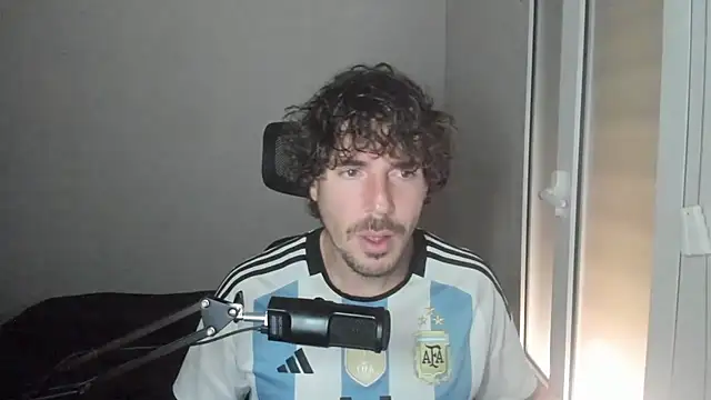 Snapshot of joaquin420_hot chatting on 02-19-26, 10:12 joaquin420 hot online show from 02-19-26, 10:12