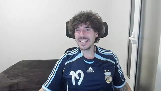 Snapshot of joaquin420_hot chatting on 02-20-26, 10:01 joaquin420 hot online show from 02-20-26, 10:01