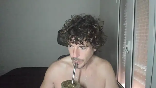 Snapshot of joaquin420_hot chatting on 03-01-26, 07:30 joaquin420 hot online show from 03-01-26, 07:30