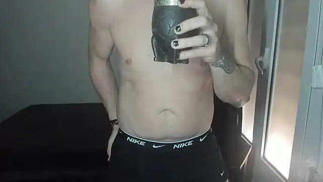 Snapshot of joaquin420_hot chatting on 02-16-26, 10:47 joaquin420 hot online show from 02-16-26, 10:47