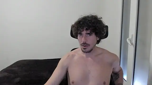 Snapshot of joaquin420_hot chatting on 02-21-26, 10:06 joaquin420 hot online show from 02-21-26, 10:06