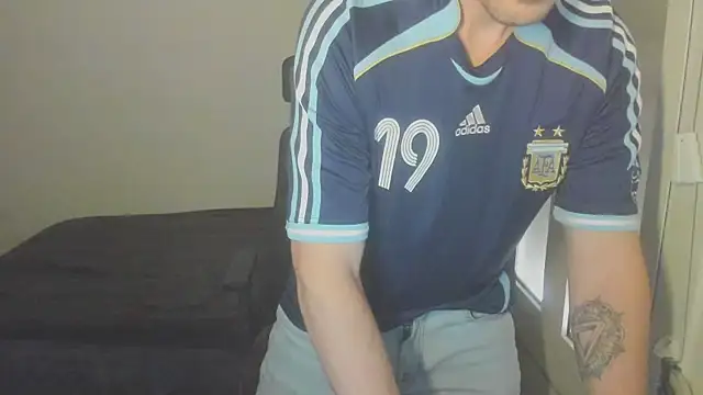 Snapshot of joaquin420_hot chatting on 02-10-26, 10:14 joaquin420 hot online show from 02-10-26, 10:14