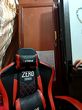 Snapshot of Aly_live chatting on 02-22-26, 11:39 Aly live online show from 02-22-26, 11:39