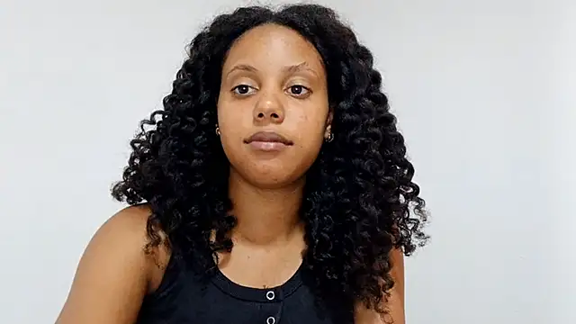 Snapshot of EsterSantopietro chatting on 02-18-26, 09:44 EsterSantopietro online show from 02-18-26, 09:44