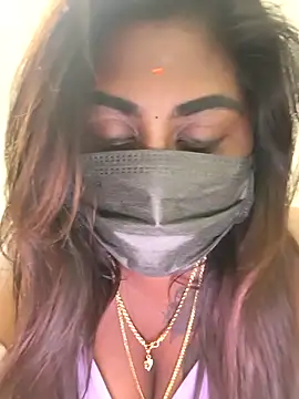 Snapshot of Revanthika-27 chatting on 02-17-26, 07:11 Revanthika-27 online show from 02-17-26, 07:11