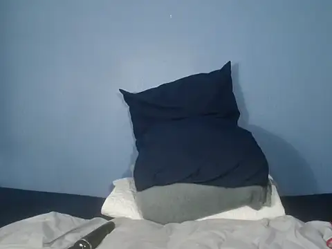 Sweet-Bella17 online show from 03-05-26, 06:48