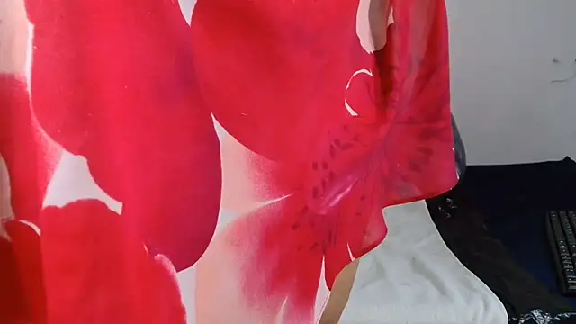 Sweet-Bella17 online show from 05-27-26, 03:47