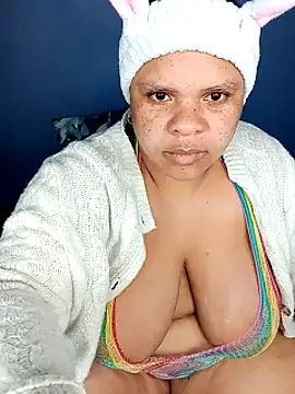 Snapshot of Sweet-Bella17 chatting on 07-12-26, 06:20 Sweet-Bella17 online show from 07-12-26, 06:20