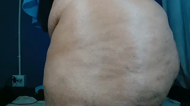 Sweet-Bella17 online show from 04-19-26, 01:28