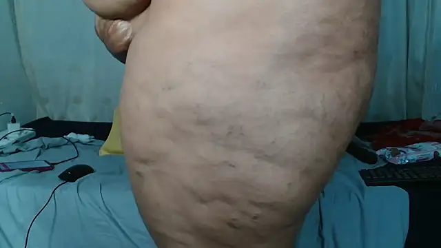 Sweet-Bella17 online show from 04-24-26, 05:26