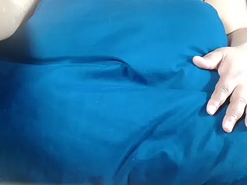 Sweet-Bella17 online show from 02-26-26, 08:53