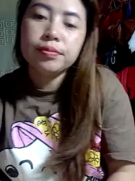 Snapshot of yun_2006 chatting on 04-18-26, 12:35 yun 2006 online show from 04-18-26, 12:35