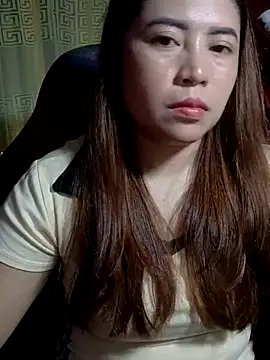 Snapshot of yun_2006 chatting on 05-21-26, 03:15 yun 2006 online show from 05-21-26, 03:15