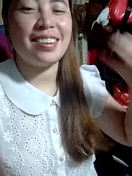 Snapshot of yun_2006 chatting on 05-01-26, 11:48 yun 2006 online show from 05-01-26, 11:48