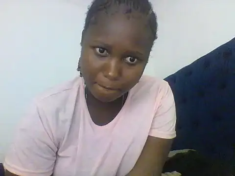 Snapshot of shyNia chatting on 02-15-26, 10:03 shyNia online show from 02-15-26, 10:03