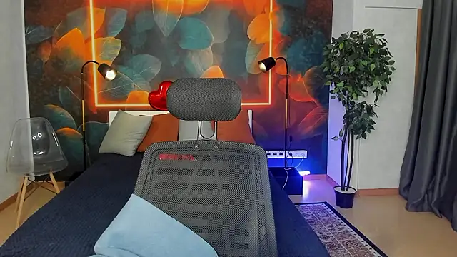 Snapshot of little__isabel chatting on 02-14-26, 01:39 little isabel online show from 02-14-26, 01:39