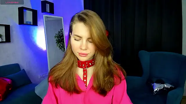 Snapshot of little__isabel chatting on 02-19-26, 01:35 little isabel online show from 02-19-26, 01:35