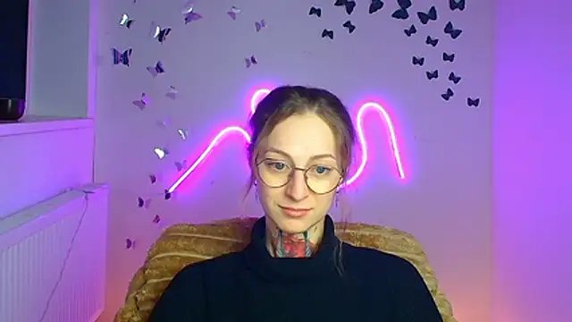 Esmi Winter online show from 04-13-26, 05:39