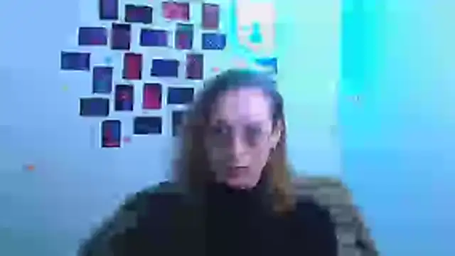 Snapshot of Esmi_Winter chatting on 02-17-26, 06:44 Esmi Winter online show from 02-17-26, 06:44