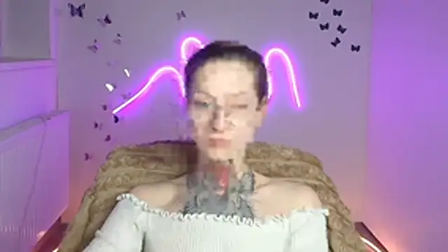 Esmi Winter online show from 04-18-26, 11:34